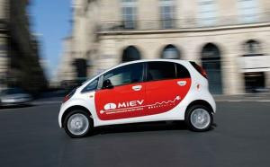 Mitsubishi fait essayer au public la i-MiEV �lectrique � partir du 26 octobre